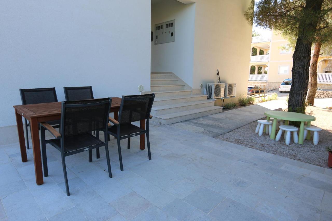 Apartments Roberta Šilo Esterno foto