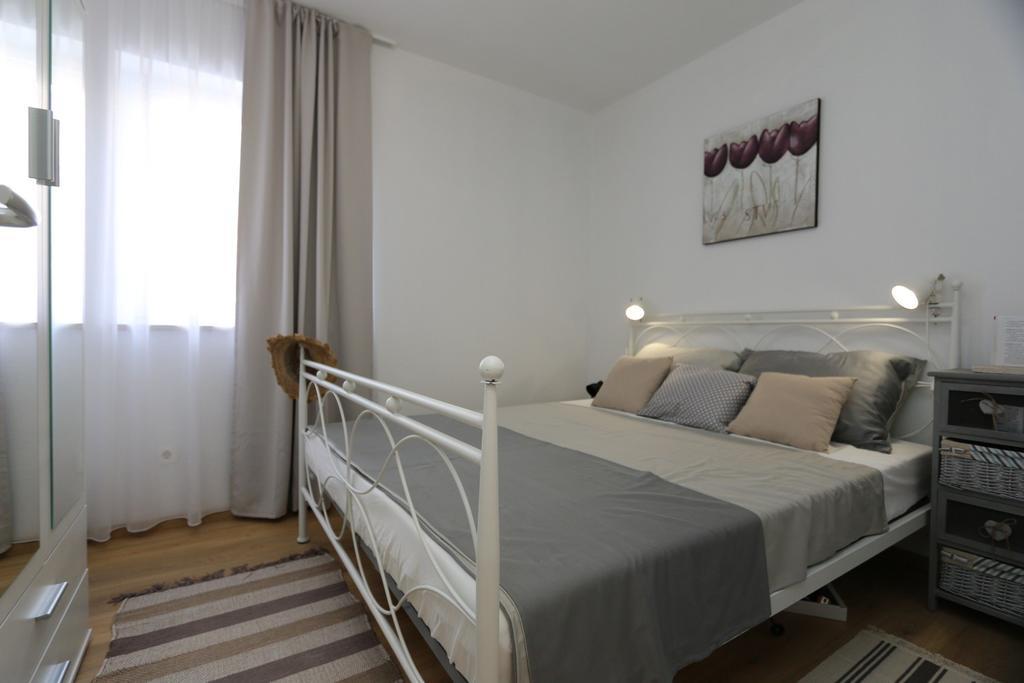 Apartments Roberta Šilo Esterno foto
